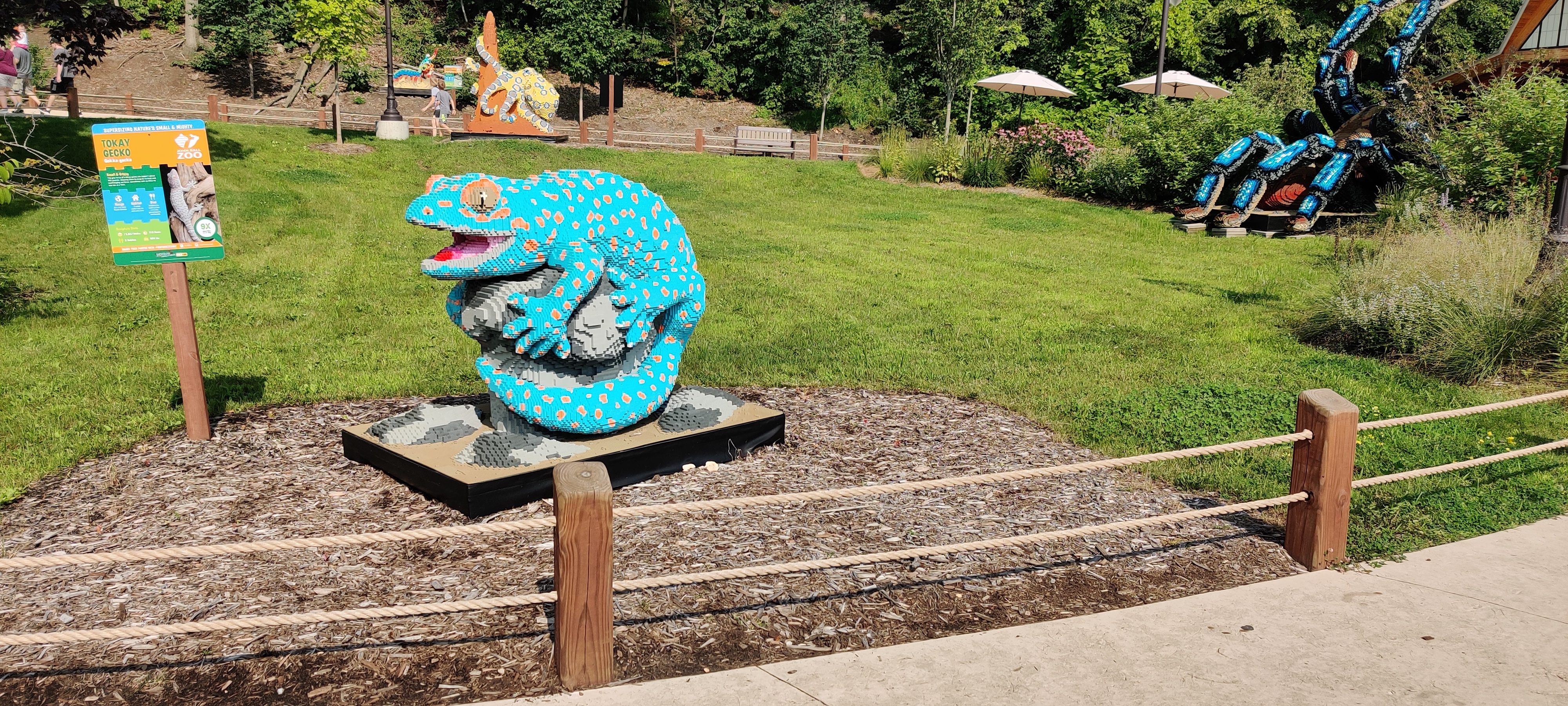 A tokay gecko made from LEGO